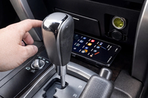 Toyota Land Cruiser 200 2007–2021 Sæt til trådløs opladning af mobiltelefon (2007-2015) foto 3