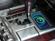 Lexus LX570/450d 2008–2022 Sæt til trådløs opladning af mobiltelefon (2007-2015) foto 2