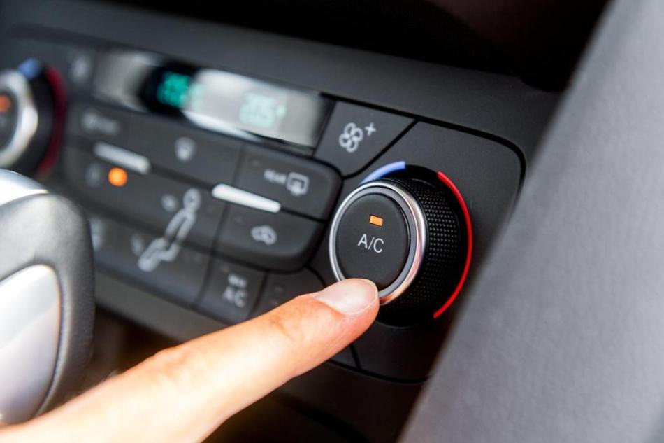 Slip væk fra varmen: sådan passer du bilens aircondition om sommeren