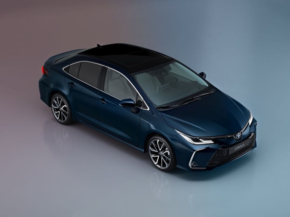 Anmeldelse af opdaterede Toyota Corolla Sedan 2023