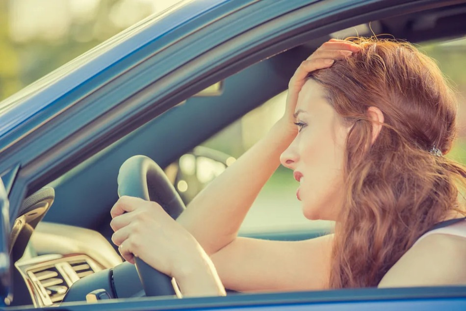 Sådan undgår du hedeslag i bilen