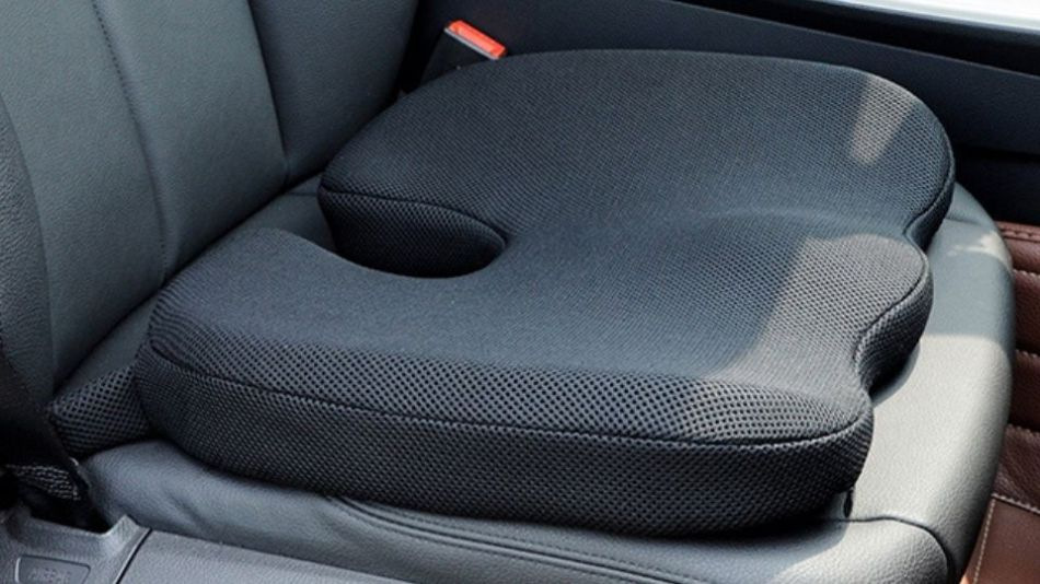 Sådan vælger du en ortopædisk siddepude til bilen