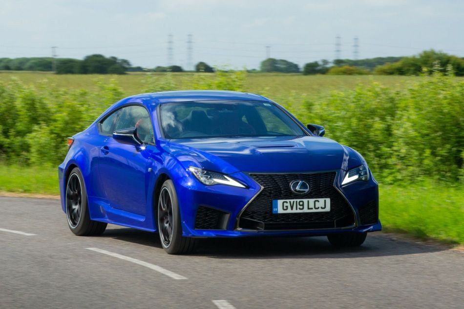 Test af den “oplade” sports-coupé Lexus RC F