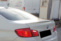 BMW 5-serie F10/F11 2010–2016 MP-Style bagspoiler (til F10, blank sort) foto 6
