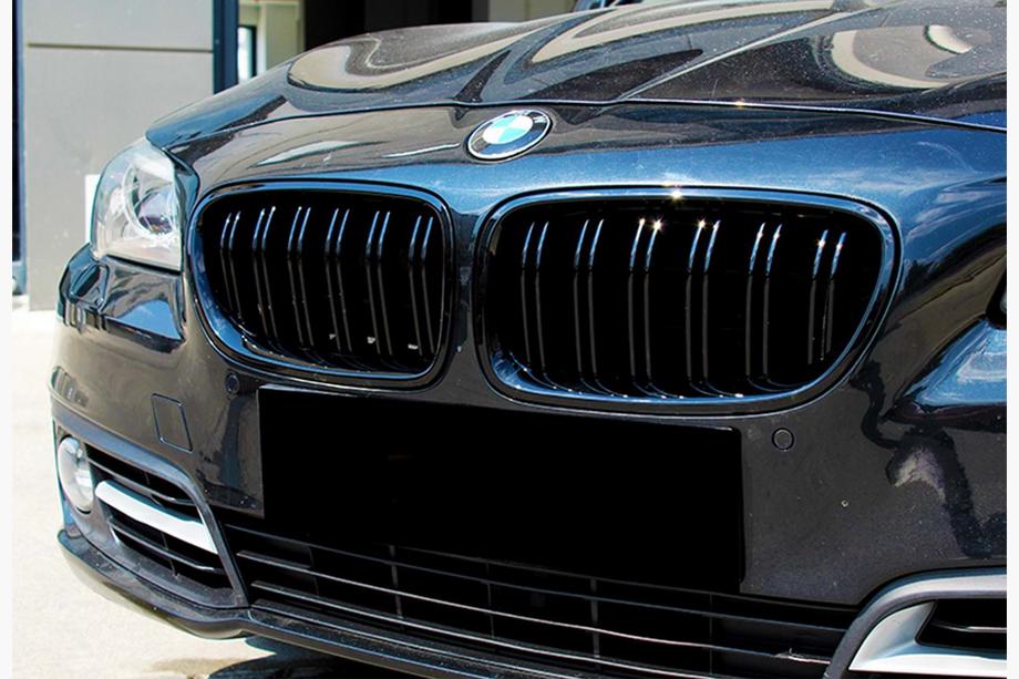 BMW 5-serie F10/F11 2010–2016 Nyregrill M-Look (sort højglans) Image