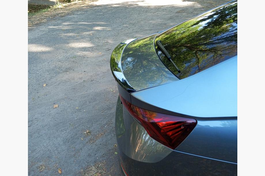 Skoda Octavia IV A8 2020– DPT spoiler (sort højglans) Foto 5