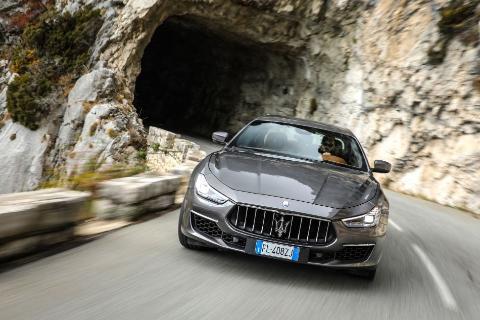 Test af den højtydende italienske sedan Maserati Ghibli