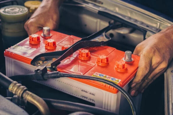 Hvorfor aflades batteriet hurtigt – og hvordan løser du det?