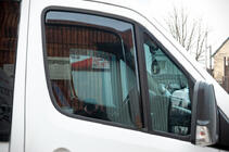 Mercedes Sprinter W906 2006–2018 Vindafvisere, indstiksmodel (halvgennemsigtige, 2 stk., Cagatay) foto 1