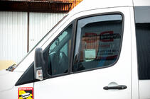 Mercedes Sprinter W906 2006–2018 Vindafvisere, indstiksmodel (halvgennemsigtige, 2 stk., Cagatay) foto 2