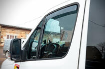 Volkswagen Crafter 2006–2016 Vindafvisere, indstiksmodel (halvgennemsigtige, 2 stk., Cagatay) foto 6