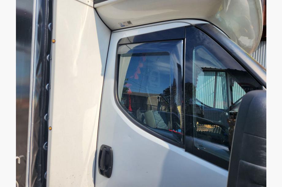 Iveco Daily 2014– Vindafvisere, indstiksmodel (halvgennemsigtige, 2 stk., Cagatay) Foto 3