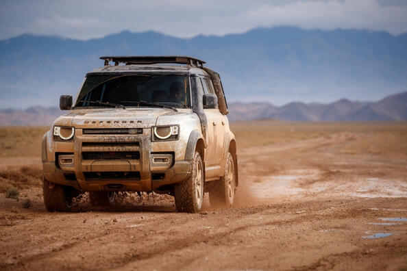 Test af den store og kraftige SUV Land Rover Defender 110