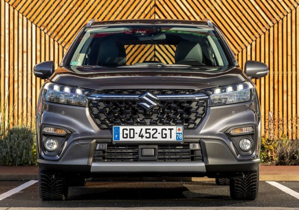 Hvad tilbyder Suzuki S-Cross: overblik over specifikationer og udstyr
