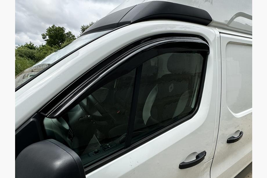 Nissan NV300/Primastar 2016– Vindafvisere EuroCap (2 stk.) Image