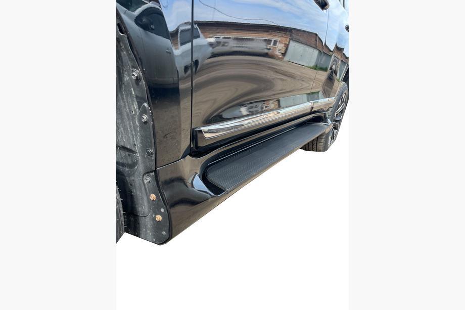 Lexus GX460 2009–2023 Sidetrin (2 stk., aluminium) Hvid farve (sort trinbræt) Foto 7
