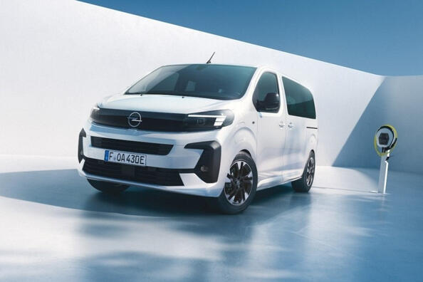 Test af den elektriske minivan Opel Zafira Electric 2024