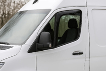 Mercedes Sprinter W907/W910 2018– Vindafvisere til vinduer, indstiksmodel Niken Luxury (2 stk.) foto 1