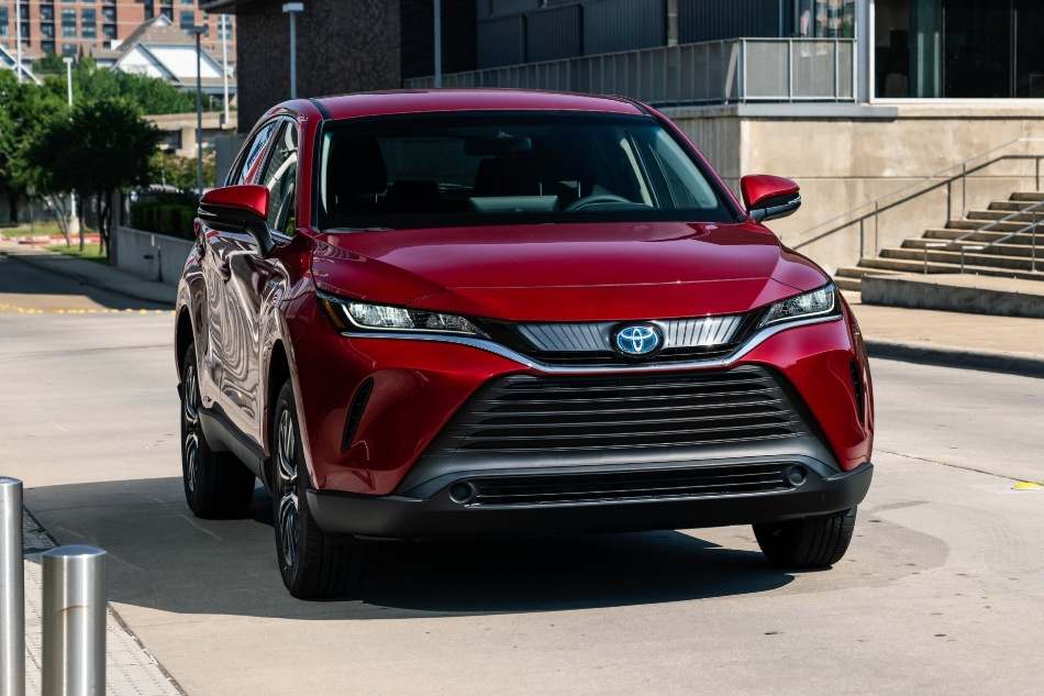 Test af Toyota Venza: moderne hybridcrossover