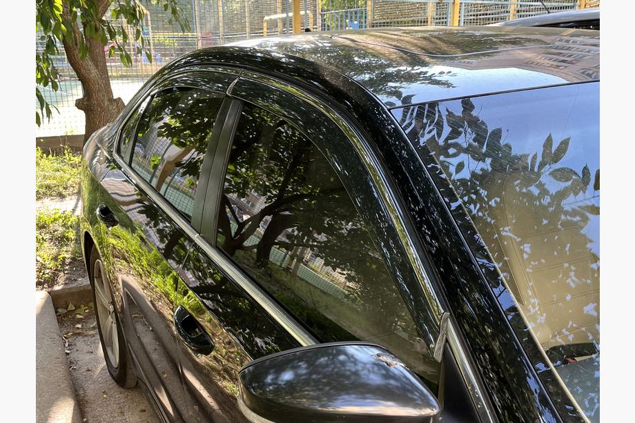 Volkswagen Passat B7 2012–2015 Vindafvisere til sideruder med kromliste Niken Luxury (USA, 4 stk) Foto 3