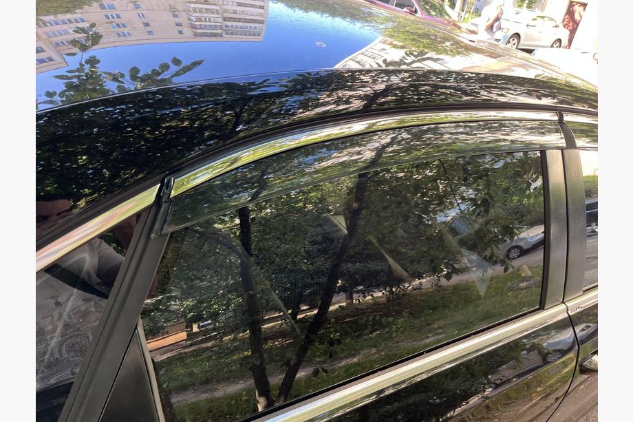 Volkswagen Passat B7 2012–2015 Vindafvisere til sideruder med kromliste Niken Luxury (USA, 4 stk) Foto 5