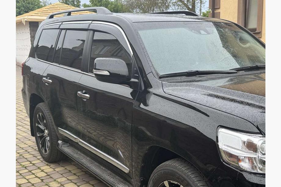 Toyota Land Cruiser 200 2007–2021 Vindafvisere med kromliste Niken Luxury (6 stk) Image