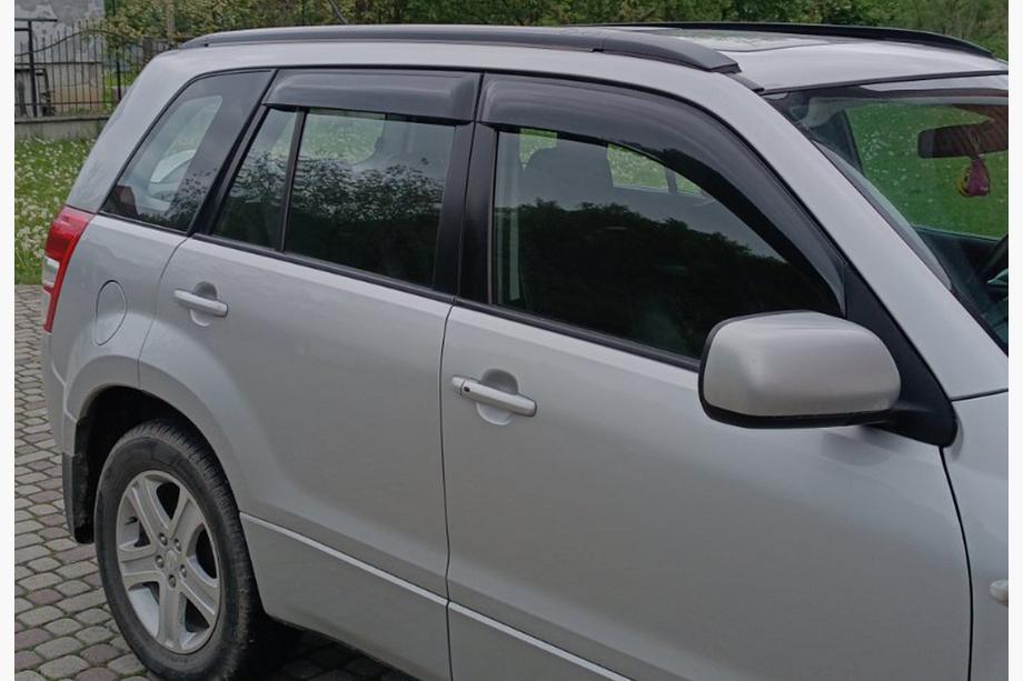 Suzuki Grand Vitara 2005–2017 Vindafvisere Niken Luxury (4 stk.) Foto 2