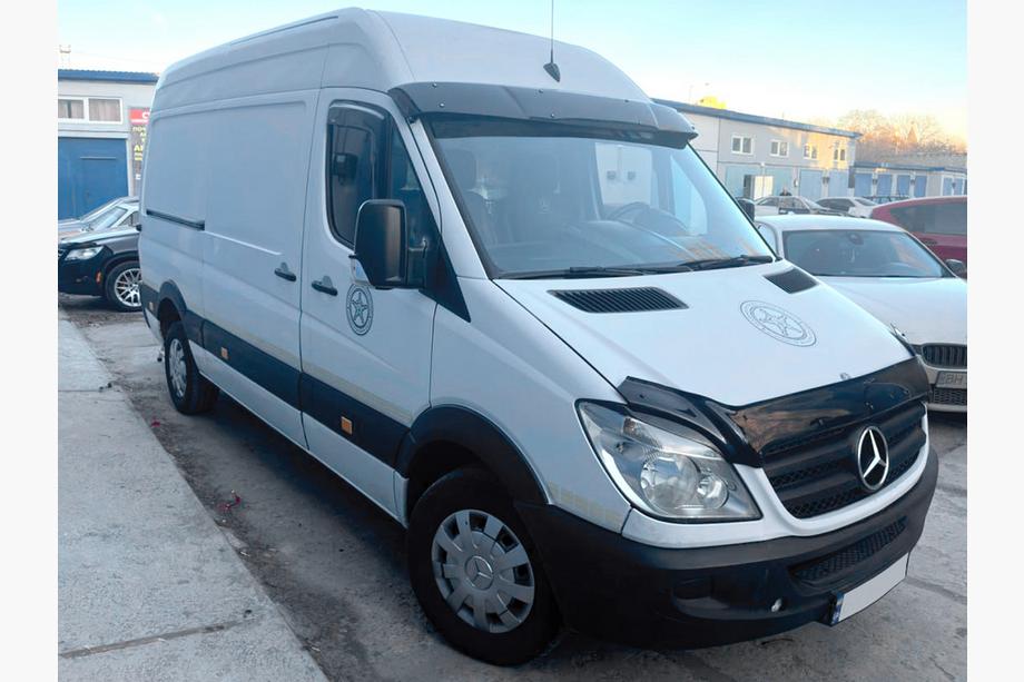 Mercedes Sprinter W906 2006–2018 Solskærm til forrude V-3 (sort højglans, 5 mm) Foto 2