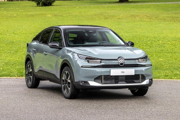 Test af den elektriske hatchback Citroen e-C4 2024