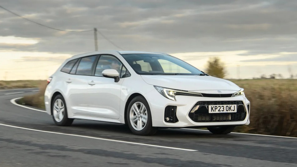 Test af Suzuki Swace 2023 stationcar