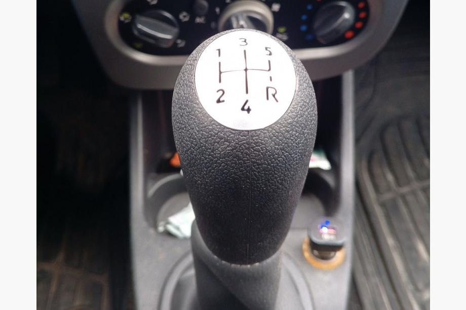 Renault Sandero 2007–2013 Gearknop 8200079112 (sort med grå) Image