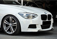 BMW 1-serie F20/F21 2011–2019 DPT V-3 front lipspoiler (til M Performance Style, sort højglans) foto 2