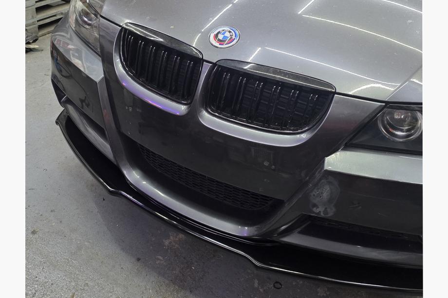 BMW 3-serie E90/E91 2005–2011 Nyregrill M-Look (til E-90/91, 2005-2008, blank sort) Image