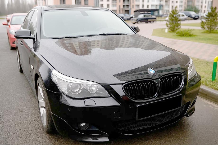 BMW 5-serie E60/E61 2003–2010 Nyregrill M-Look (sort højglans) Image