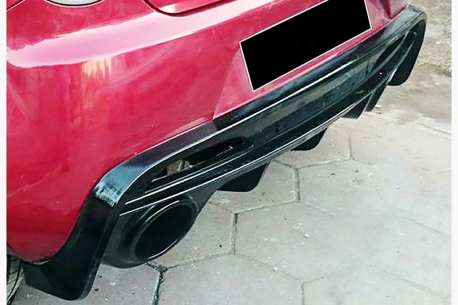 Alfa Romeo MiTo 2008–2018 Bageste diffuser DPT (sort højglans) Image