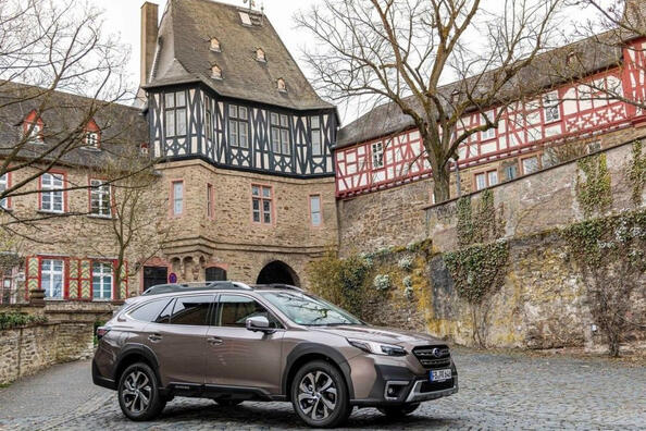 Test af Subaru Outback: pålidelig og alsidig crossover til alle veje