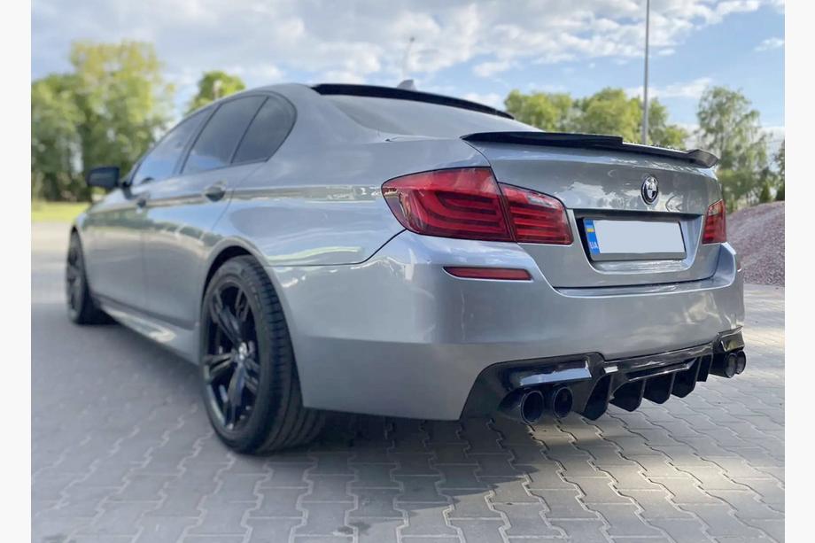 BMW 5-serie F10/F11 2010–2016 Bagdiffuser CS-Style DPT (til M5, sort højglans, vakuumformet) Foto 1