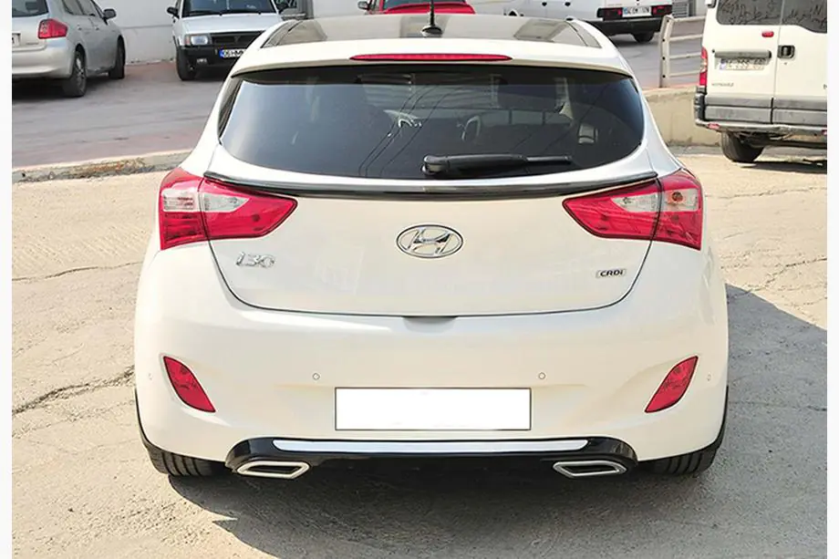 Hyundai I-30 2012–2017 Bagdiffusor DPT V-2 (sort højglans) Image