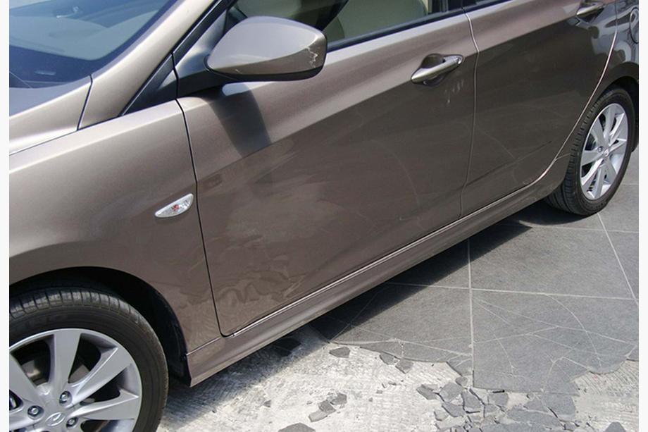 Hyundai Accent 2011–2017 DPT sideskørter (til lakering) Foto 1