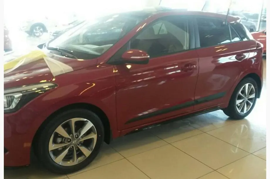 Hyundai I-20 2014–2020 DPT sideskørter (2014-2020, sort højglans) Foto 2