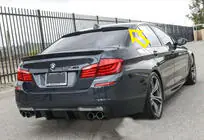 BMW 5-serie F10/F11 2010–2016 M4-Style V1 spoilerlip (til F10, sort højglans) foto 3