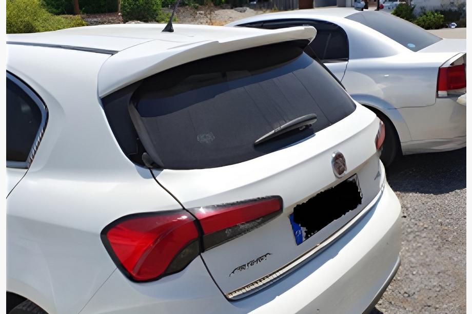 Fiat Tipo 2016– Spoiler DPT (HB, sort højglans) Image