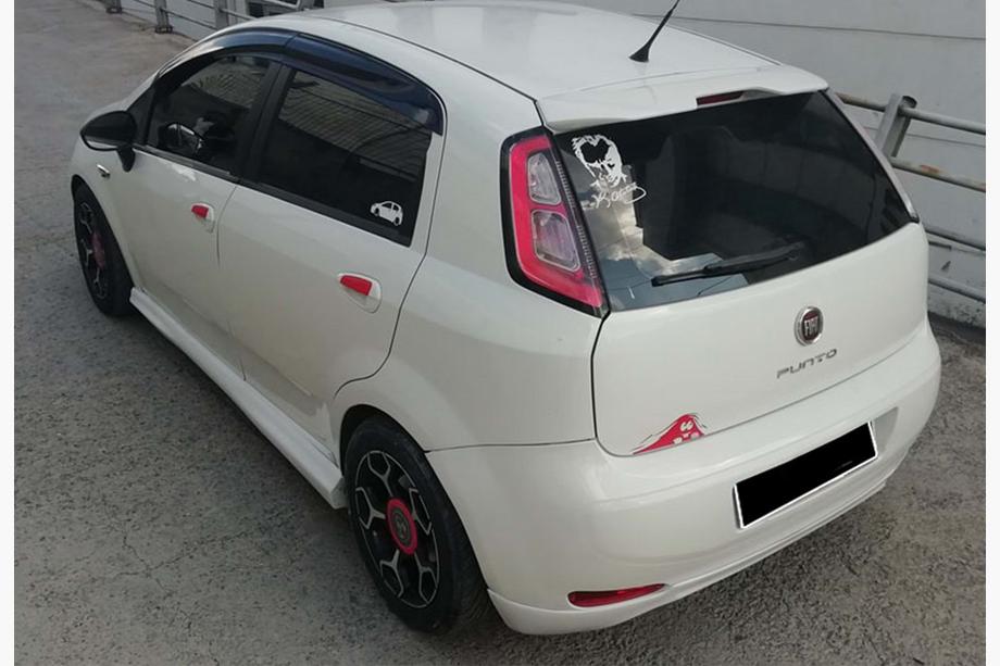 Fiat Punto Grande/EVO 2006–2018 DPT spoiler (sort højglans) Image