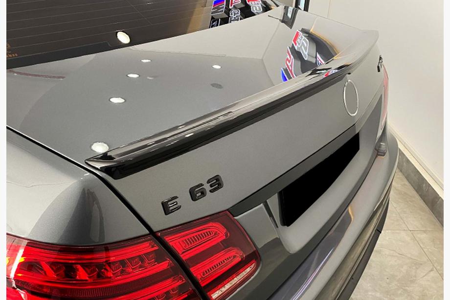 Mercedes E-class W212 2009–2016 Spoiler DPT V-1 (højglans sort) Foto 1