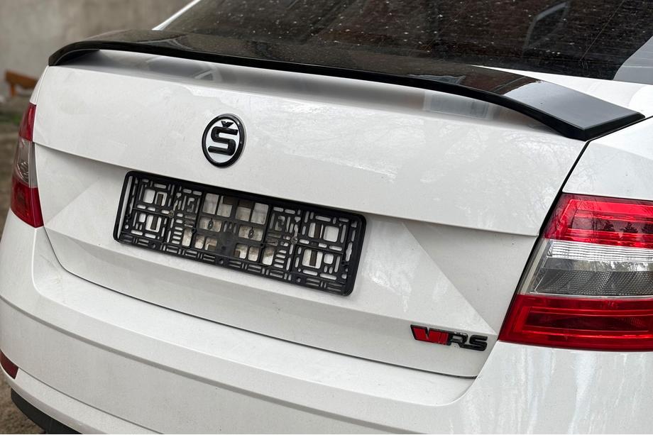Skoda Octavia III A7 2013–2019 Spoiler DPT V-5 (højglans sort) Image