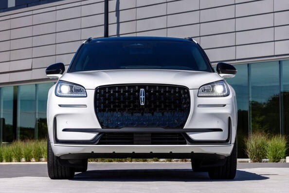Anmeldelse af den luksuriøse kompakte crossover Lincoln Corsair