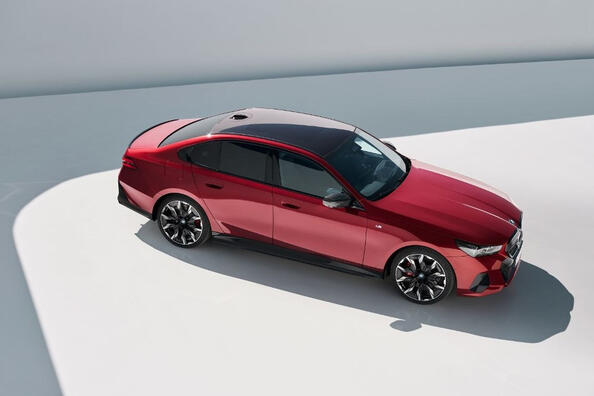 Test af BMW i5: elektrisk kraft i businessklassen
