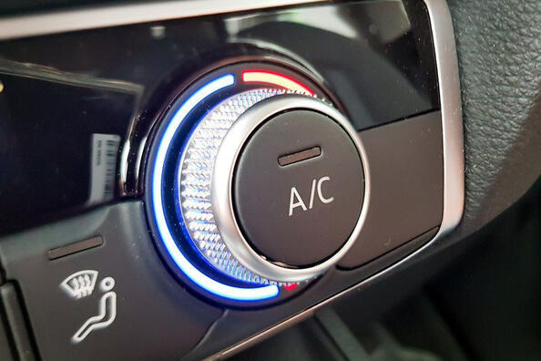 Sådan bruger du bilens aircondition om vinteren: nyttige tips