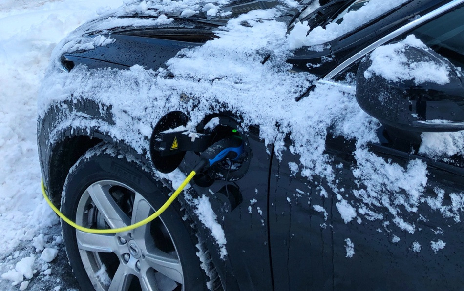 Sådan bruger du elbilen om vinteren: tips til komfort og økonomi