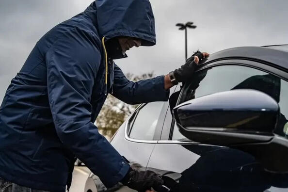 Sådan beskytter du bilen mod tyveri: moderne metoder og udstyr